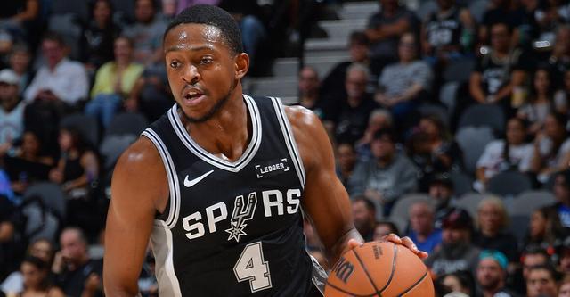 福克斯26分小杰克逊18+6 马刺主场击败灰熊...