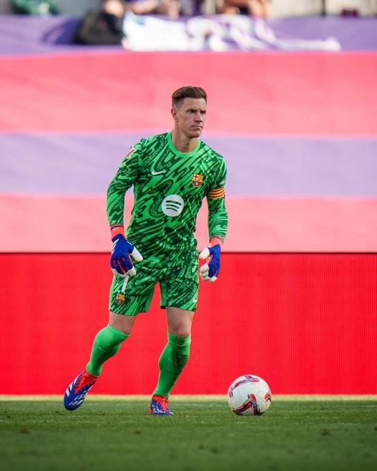 放棄抵抗,特獅同意外租赫羅納