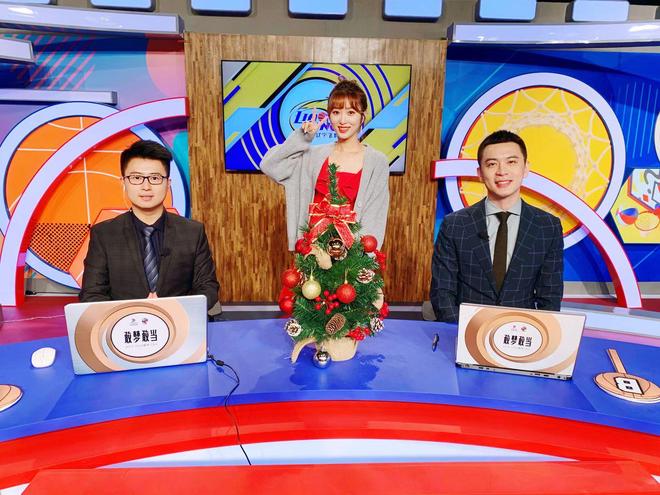 楊鳴離職后工作繁忙！CBA與NBA解說連軸轉(zhuǎn)，還出席杯賽開幕式！