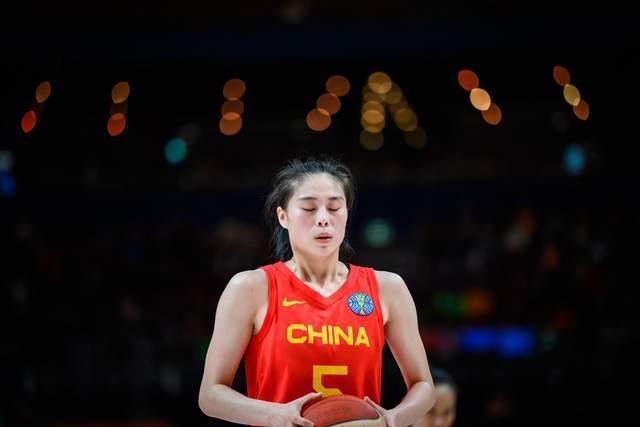 30歲老將重回女籃，宮魯鳴向現(xiàn)實(shí)低頭，或提前下課，新帥會(huì)是她？