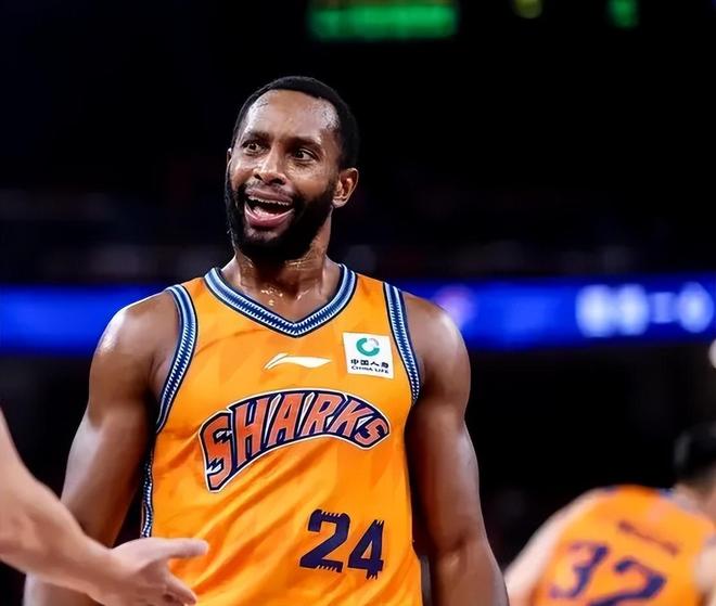 上海虐山東進(jìn)決賽！弗格單節(jié)20分一波流，山東雙小外一塌糊涂！