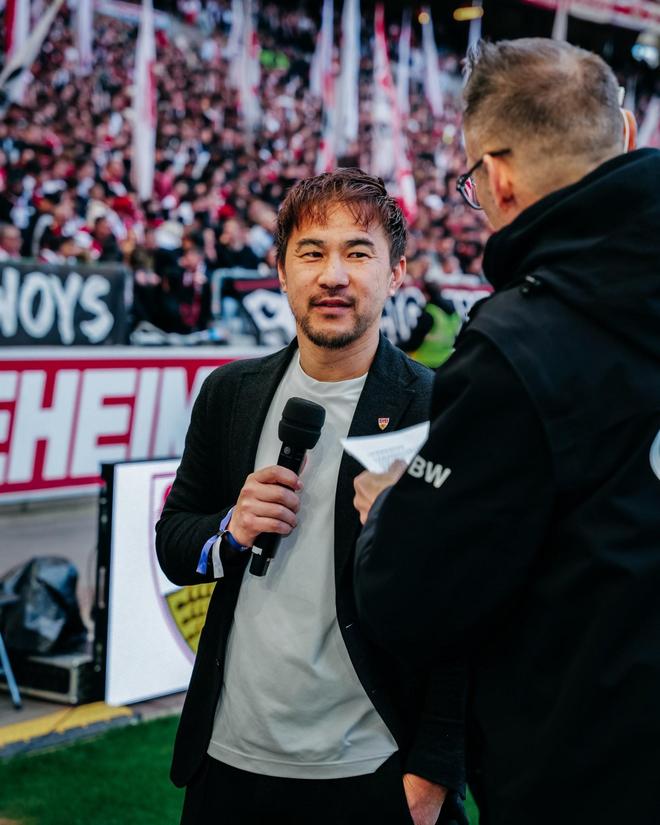 重返老東家,日本前國腳岡崎慎司回到斯圖加特主場觀看比賽