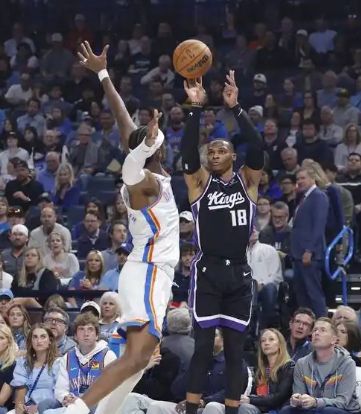 NBA常规赛明天11月2日赛程:国王PK雄鹿,火箭PK凯尔特人