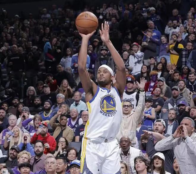 勇士伤病报告:与雄鹿一战穆迪出战成疑,赛季场均贡献12分