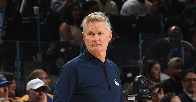 科尔:队里的年轻人今晚打得很棒 但主力没打好收官阶段