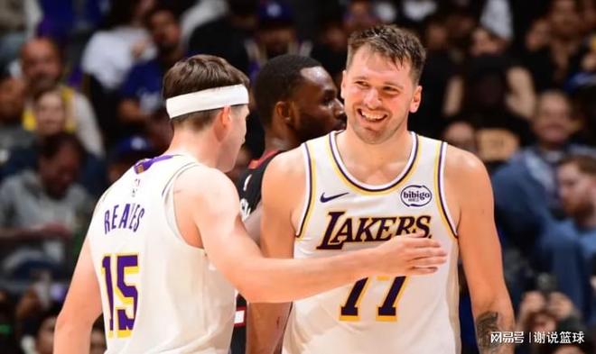 湖人惨败被群嘲，体能优势荡然无存，对手只发挥5成实力？...