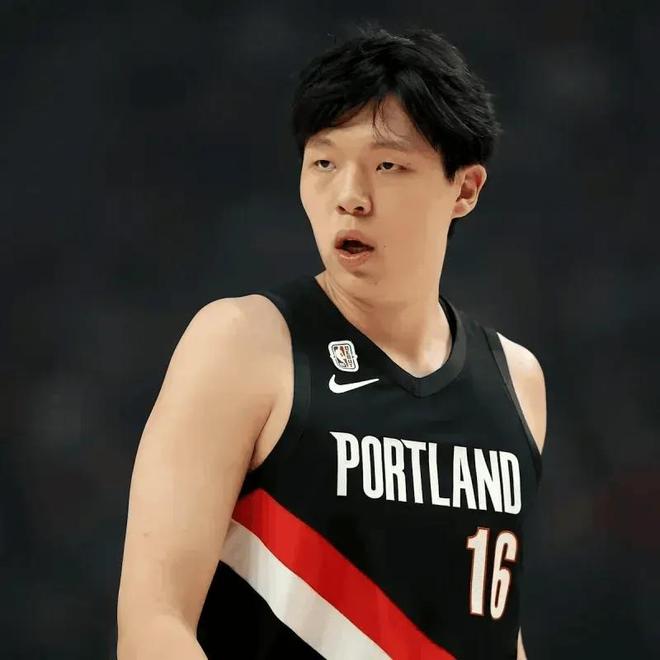 楊瀚森G聯(lián)賽19分！7天6賽疲憊感拉滿！護框+力量蛻變，目標(biāo)成大洛