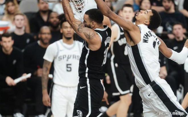 这也太抠了!场均29分,高居全队第1,为什么只给600万年薪