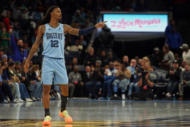 约基奇三节26+9+9无缘今日最佳球员！因为字母哥41+15+9+2创纪录...