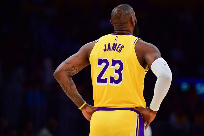 湖人半场就防不住雷霆！媒体：湖人太渴望詹姆斯的防守了！...