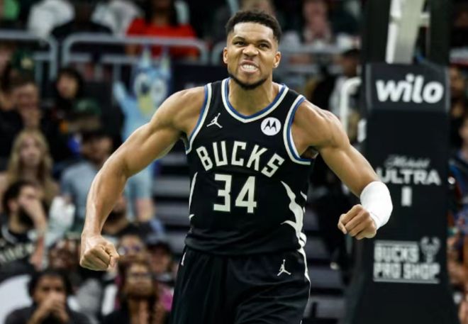 字母哥復(fù)出31+14+8！雄鹿送步行者13連敗 內(nèi)史密斯32分生涯新高