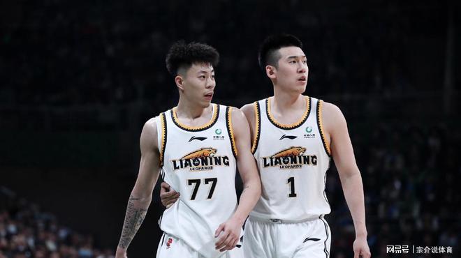 辽宁队决战广厦，杨鸣做重大调整，两大奇兵出战，输球面临下课
