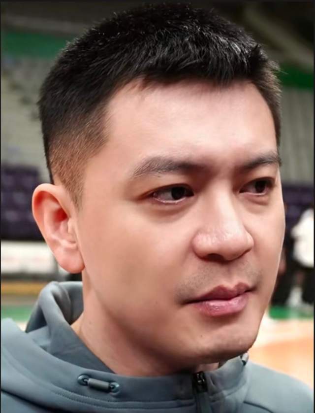 杨鸣谈0-2绝境:G3要么赢继续,要么回家!