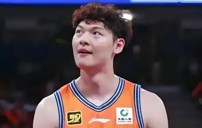 合同到期，广东抢签王哲林？朱芳雨回应，目标曝光，球队6月集合