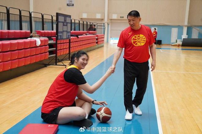 女篮未来！中国篮球之队官博祝张子宇18岁生日快乐