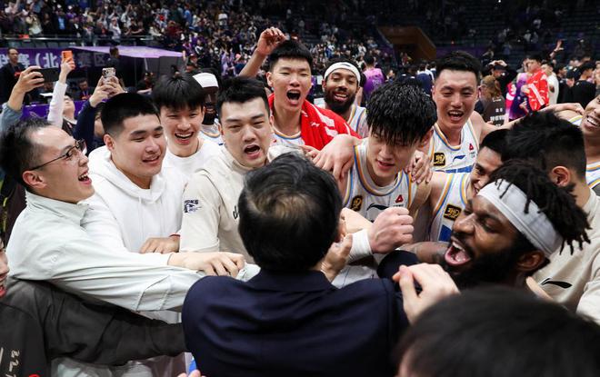CBA决赛赛程公布！北京有两难题，曾凡博想复出，胡金秋不能再等