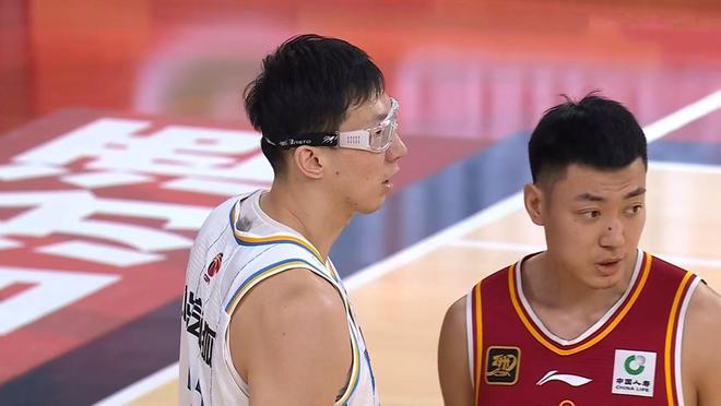 CCTV5直播，北京男篮外援复出，陈盈骏PK孙铭徽 广厦先抢主场优势