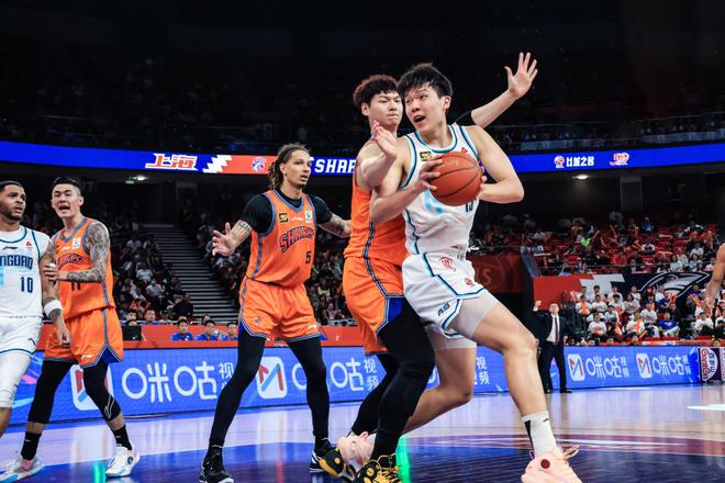 王治郅告诫：杨瀚森若想进NBA，需解决短板