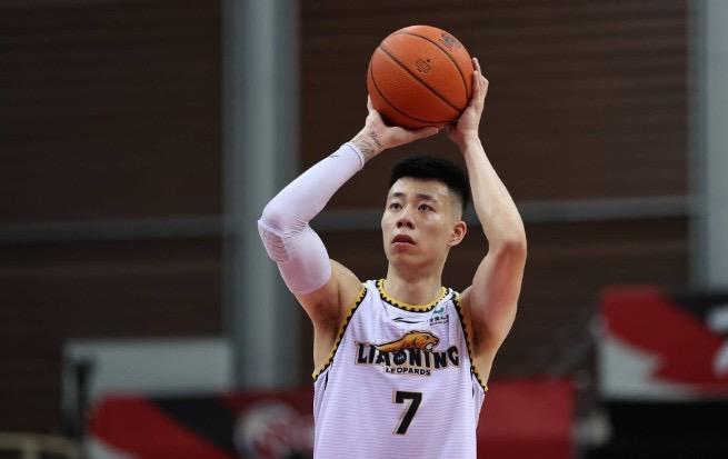 媒体人：张镇麟将在6月初举办婚礼，同时他也将缺席今年全运会的比赛