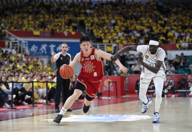 合同即将到期！山西王牌后卫有望冲击顶薪大合同，本赛季场均16+4