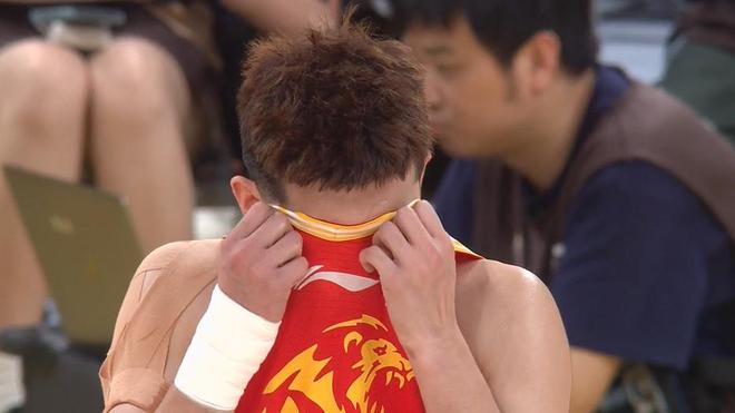 师何工？孙铭徽15投2中！拿到5分6板5助3失误4犯规