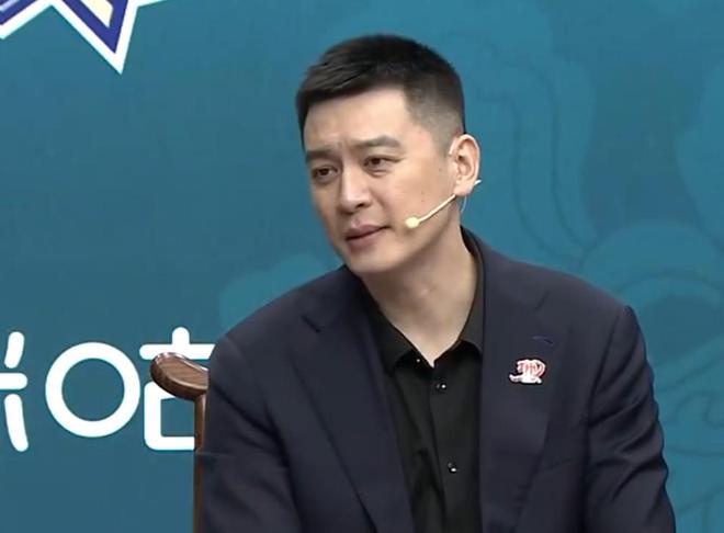 杨鸣：最强的已经在决赛舞台上了，稍微差点意思的来解说席了