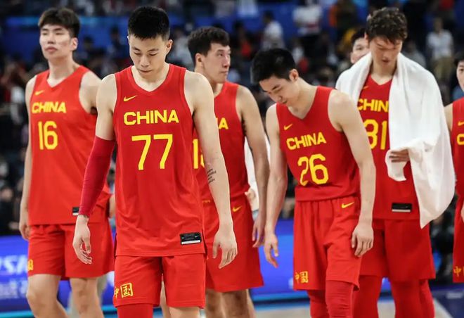 除了洛夫顿，CBA还有谁值得归化？球迷高呼：快签这尊大神！