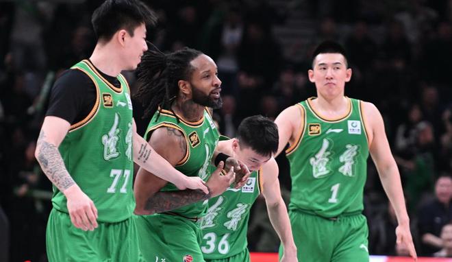 3年合同白签！辽篮30岁老将处境尴尬，场均1.4分，杨鸣无力帮忙