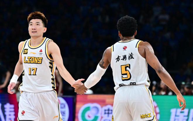 33分大败！北京男篮仅2人合格，周琦4中1，八一男篮队长专盯外援