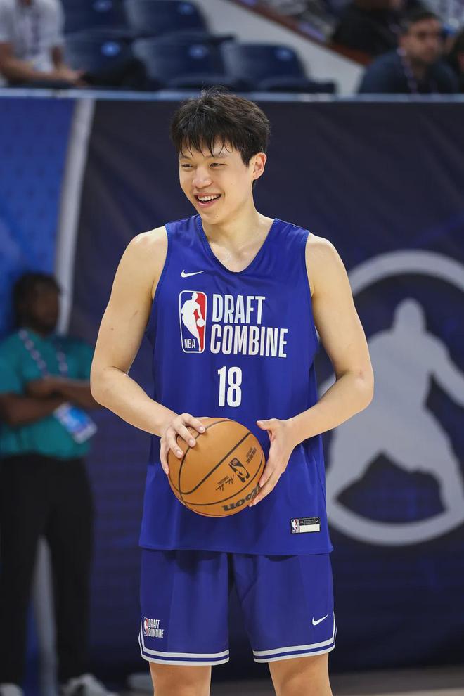 18分钟砍11+6+6！两战把自己送进NBA！杨瀚森太稳了