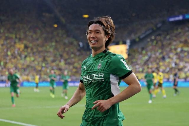 踢球者：门兴希望在今夏1000万欧出售板仓滉，拜仁、多特有意