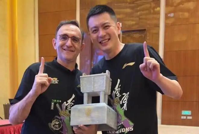 辽宁男篮重磅签约完成，乌戈续约留队，加盟全运会U22教练组！