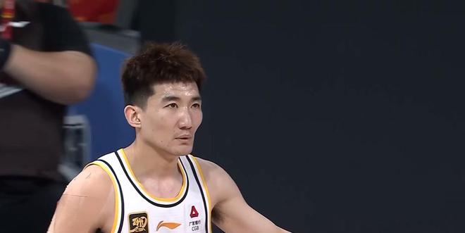 广厦还有容错率，孙铭徽控制情绪，北京男篮抢好开局，周琦PK大秋