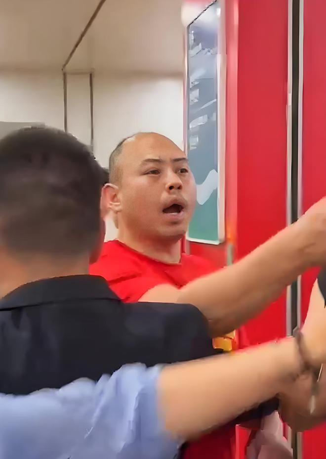 孙铭徽逃脱禁赛原因揭晓！CBA展现处罚艺术 为归化布朗投鼠忌器？