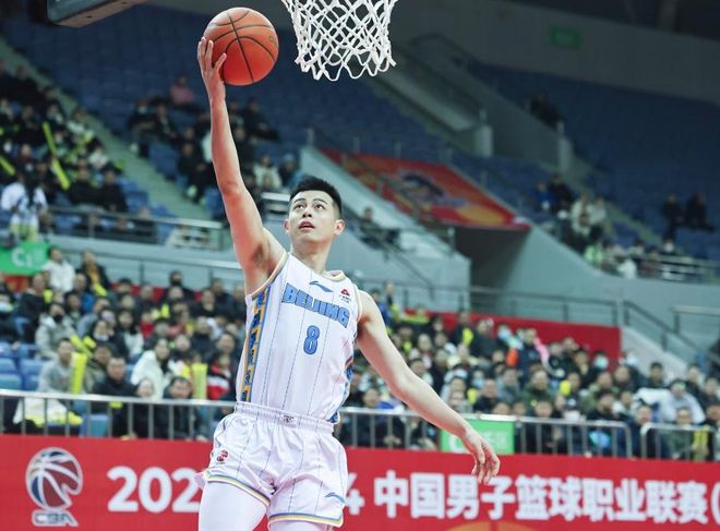 首钢今夏13人合同到期！外援或一个不留，两大功勋老臣面临退役