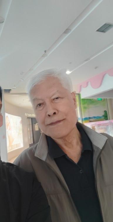 好久不见！蒋兴权被球迷偶遇 步履蹒跚 早已桃李满天下