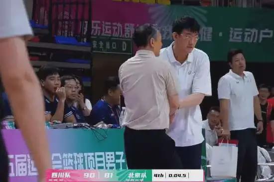 打嗨了！三场轰下62+44！依然中国男篮最强内线