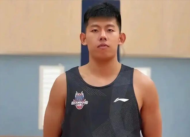 广东今夏首笔补强确定！2.02米神射小前加盟，曾效力山东深圳等队