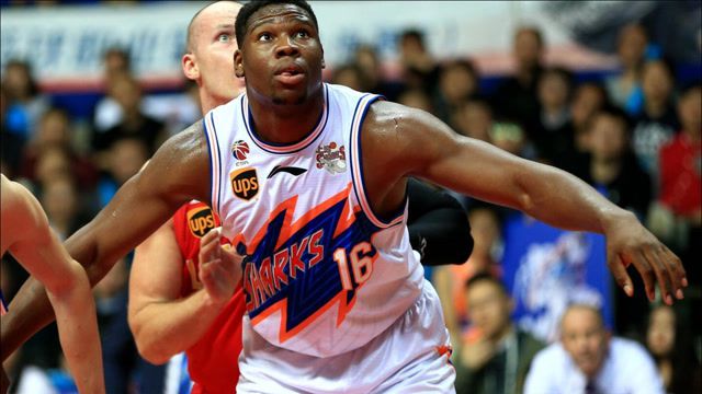 羞愧吗？CBA混不下去的外援能重回NBA，周琦却认为自己不属于NBA
