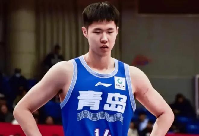 CBA重磅交易，广厦队国手锋线转会青岛；老将许钟豪完成续约