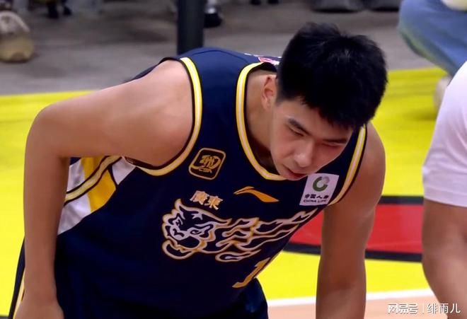 制霸亚洲！广东“冠军内线”正式拿下MVP，杜锋为他放弃徐昕？