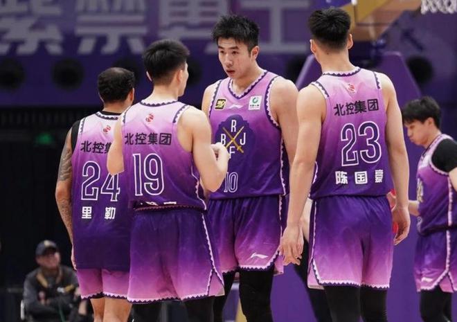 曝北控男篮接近签下邹阳，四人确定离队，陈国豪被交易，无缘广东
