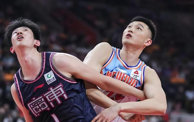 黄明依带队！广东男篮3天3场热身赛，任骏飞助威徐杰，杜锋露脸