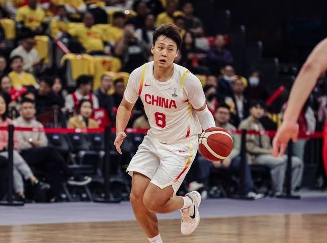 中国男篮结束欧洲拉练抵京：曾凡博今日报到 下周与委内瑞拉打2场