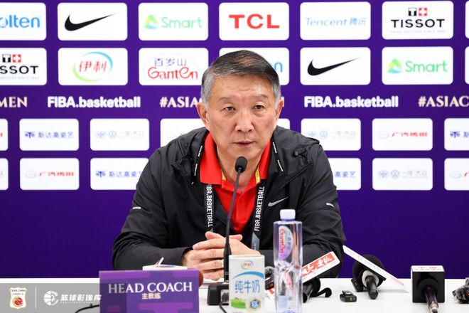 宫鲁鸣赛后认错！双塔战术失效致败，李梦李月汝缺席代价惨重