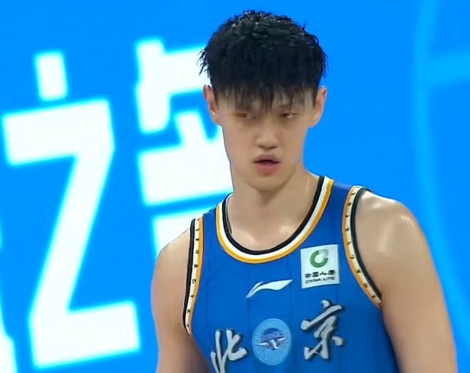 中国男篮：曾凡博因伤无缘2025年亚洲杯