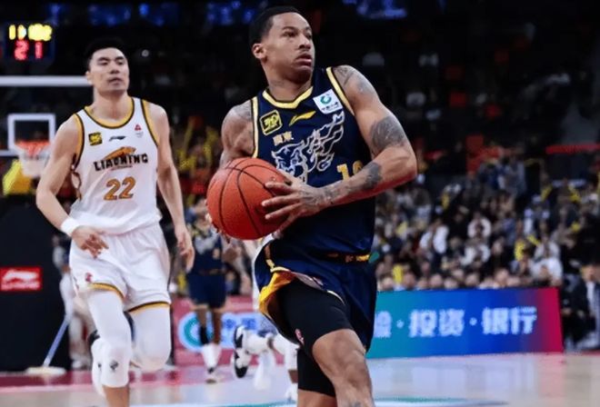 4外援全换！广东下赛季继续开盲盒，魔术后卫恐成下一个伯克？