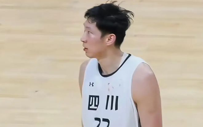 拖20天才去美国！周琦故意躲亚洲杯？球迷：不给钱的比赛坚决不打