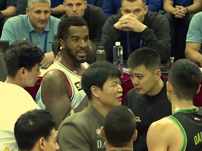 克里斯加盟辽篮？纯属无中生有，难道都忘了他是怎么抹黑杨鸣的吗