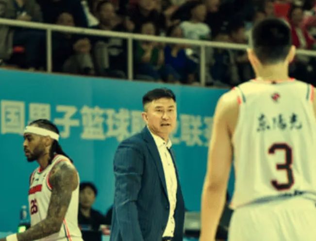官宣倒计时！莫兰德已经和辽篮签合同，杨鸣还要用他为了激发付豪